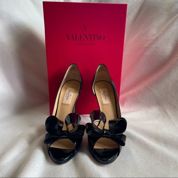 Valentino Women's Black Patent Leather with Bow D'Orsay Heels Size 37 (7) w/box - Picture 1 of 11
